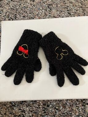 NWOT Disney Mickey and Minnie Kids’ Gloves
